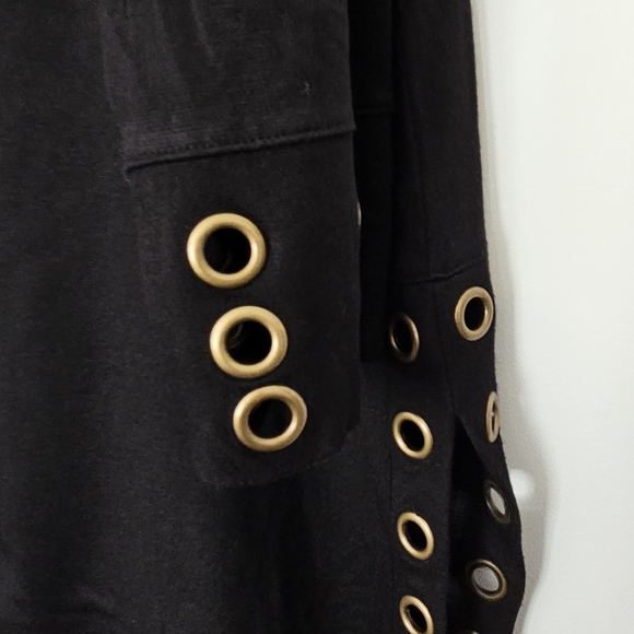 Cato Plus Black Tunic with Brushed Gold Grommets Size 14/16W - Picture 3 of 4